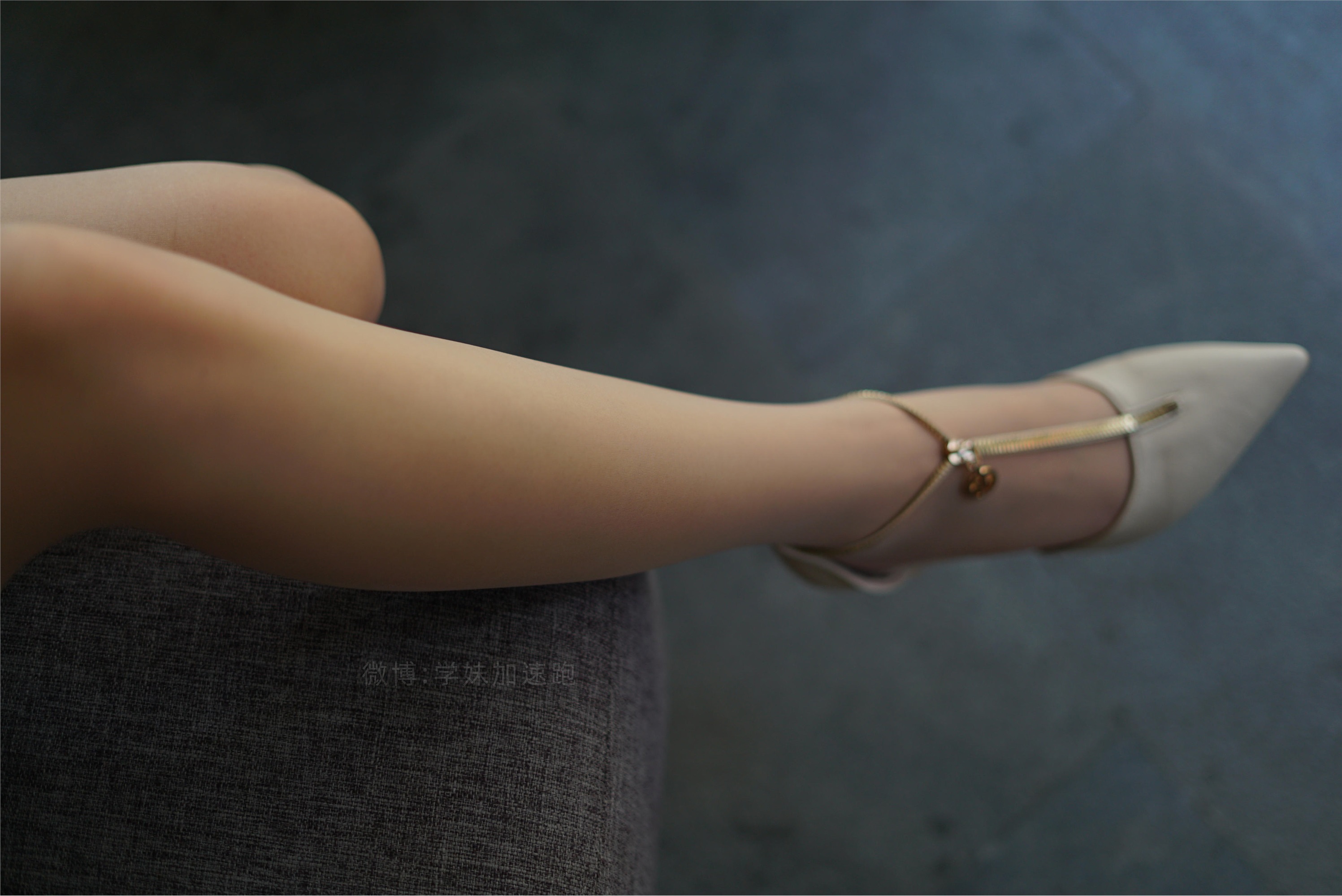 学妹加速跑 XM053《灰裙下的丝-玲玲》